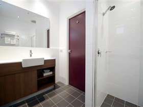 Mercure Grosvenor Hotel Adelaide - Hotel Accommodation 1