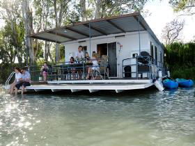 The Murray Dream Self Contained Moored Houseboat - Hotel Accommodation 0
