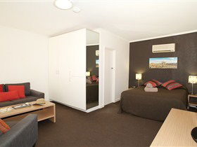 Wilpena Pound Resort - Hotel Accommodation 2