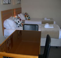 3 Sisters Motel  Cottage - Hotel Accommodation