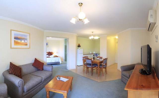 Ruabon WA Hotel Accommodation