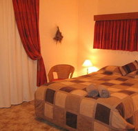 Acacia Grove Holiday House - Hotel Accommodation