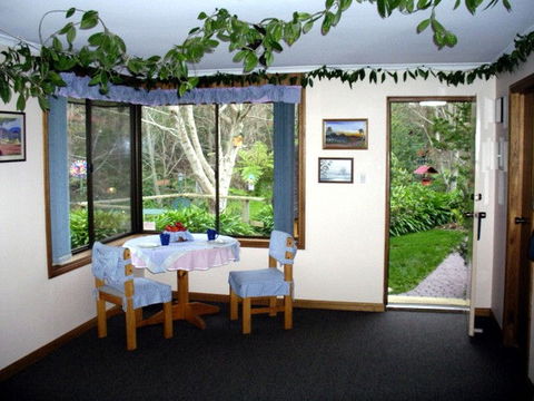 Adelaide Hills Bed & Breakfast Accommodation - Hotel Accommodation 0