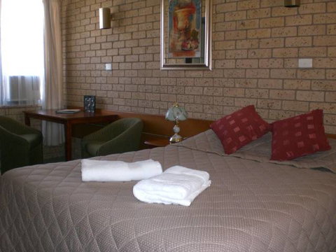 Allamar Motor Inn - Hotel Accommodation 0