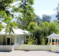 Amelina Cottages - Hotel Accommodation