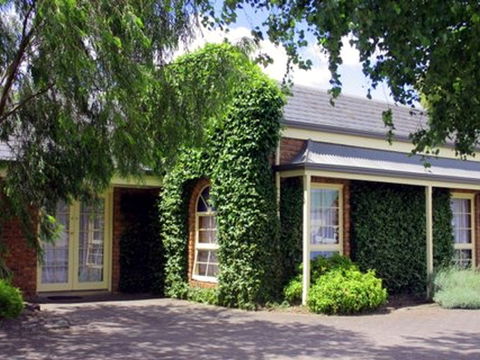 Arkana Motor Inn & Terrace Apartments - Hotel Accommodation 1