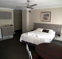 Aston Hill Motor Lodge - Hotel Accommodation
