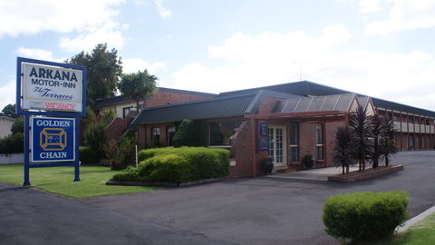Arkana Motor Inn & Terrace Apartments - Hotel Accommodation 3