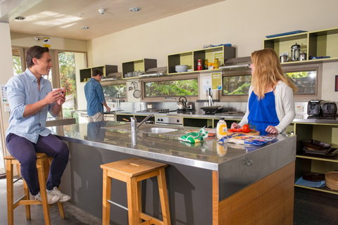 Apollo Bay Eco YHA - Hotel Accommodation 5
