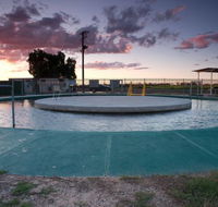 Burren Junction Bore Baths and Camp Ground - Hotel Accommodation