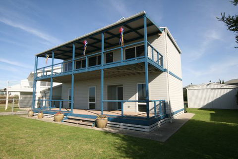 LJ Hooker Goolwa Holiday Rentals - 25 Barrage Road, Goolwa South - Hotel Accommodation 0
