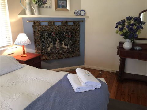 Apartments On-The-Park: March - Hotel Accommodation 3