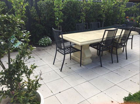 Apartments On-The-Park: March - Hotel Accommodation 5