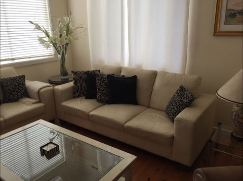 Apartments On-The-Park: March - Hotel Accommodation 12