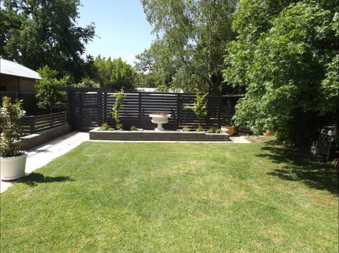 Apartments On-The-Park: March - Hotel Accommodation 15