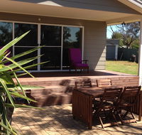 Acacias Holiday House - Hotel Accommodation