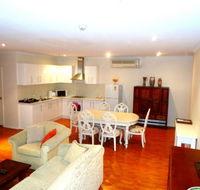 Regency Apartments - Hotel Accommodation