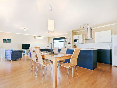 Century 21 SouthCoast: Whinnerah Sunsets - Hotel Accommodation 2