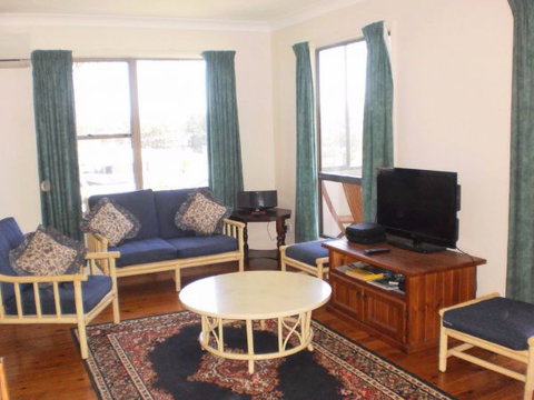 Anchors Aweigh - Hotel Accommodation 3