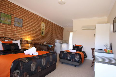 Top Of The Town Motor Inn Yackandandah - Hotel Accommodation 7