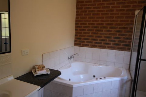 Top Of The Town Motor Inn Yackandandah - Hotel Accommodation 9