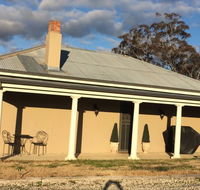 White Cedars Cottage - Hotel Accommodation