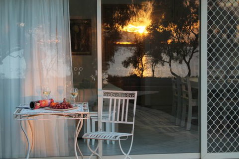 17 QED Lakehouse - Hotel Accommodation 2