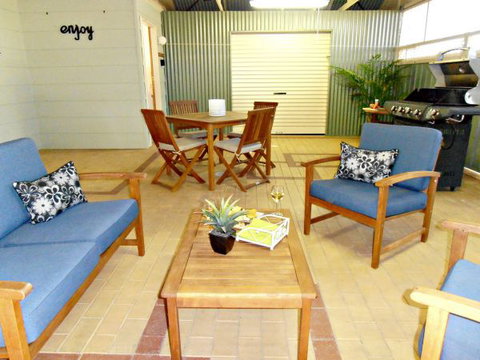 17 QED Lakehouse - Hotel Accommodation 6