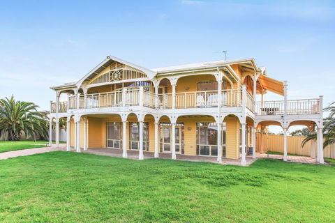 34 Janz Avenue - Hotel Accommodation 0