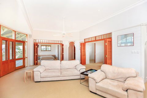 34 Janz Avenue - Hotel Accommodation 2