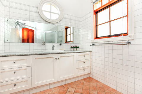 34 Janz Avenue - Hotel Accommodation 7