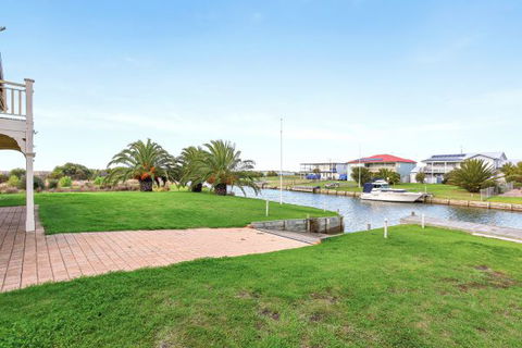 34 Janz Avenue - Hotel Accommodation 9