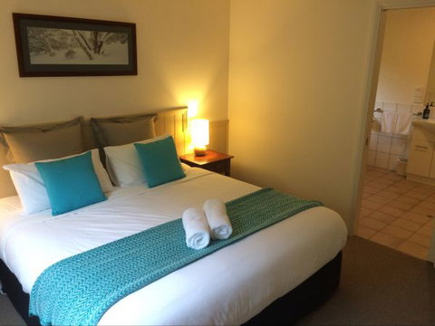Alpine Valley Cottages - Hotel Accommodation 1