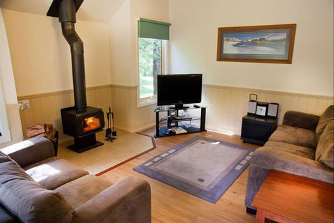Alpine Valley Cottages - Hotel Accommodation 2