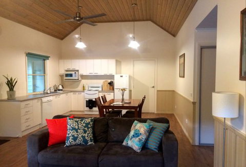 Alpine Valley Cottages - Hotel Accommodation 5