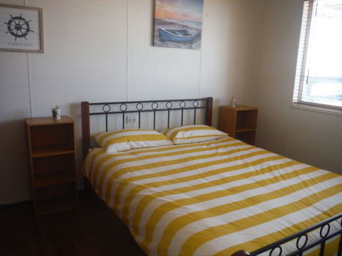 Costa To Coast - Hotel Accommodation 3