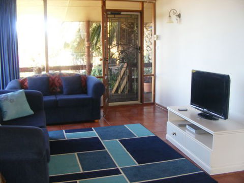Ironstone Cottage - Hotel Accommodation 1