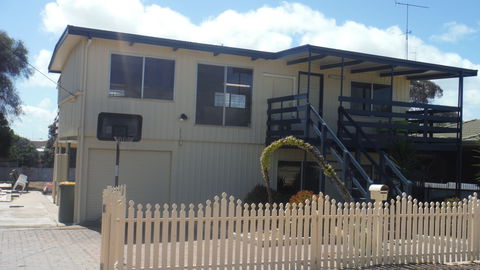 Costa To Coast - Hotel Accommodation 4