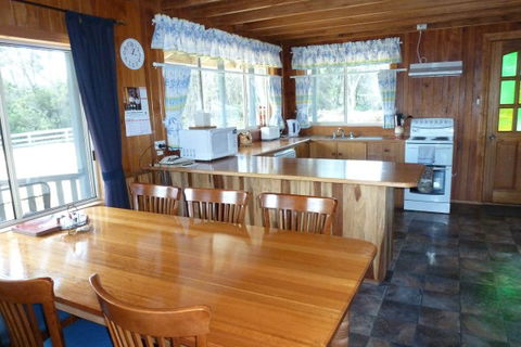 Arties Cottage Accommodation - Hotel Accommodation 4