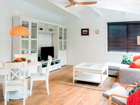 Admiralty Apartments - Hotel Accommodation 1