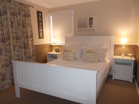 BelleBrook - Hotel Accommodation 3