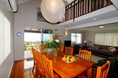 Bonny Hills Beach House - Hotel Accommodation 2
