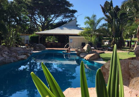 Bush Oasis Caravan Park - Hotel Accommodation 2