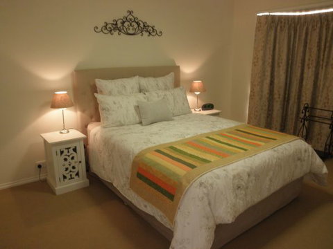 C&C's Bed And Breakfast - Hotel Accommodation 2