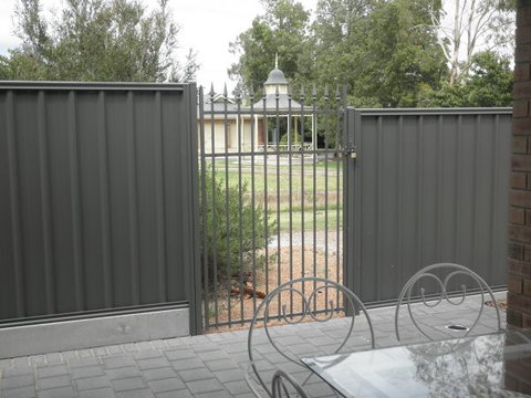 C&C's Bed And Breakfast - Hotel Accommodation 10