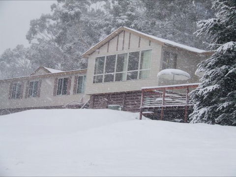 Cool Mountain Lodge - Hotel Accommodation 0