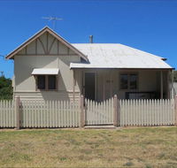 Ellison's Holiday Home - Hotel Accommodation