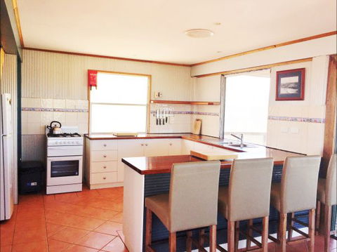 Fowlers Bay Beach House - Hotel Accommodation 5
