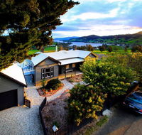 Frenchman's River - The Helmsman's House - Hotel Accommodation