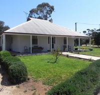 Great Grandpa Henry Retreat - Hotel Accommodation
